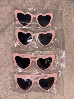 Set of 4 Heart-Shaped Sunglasses - Pink